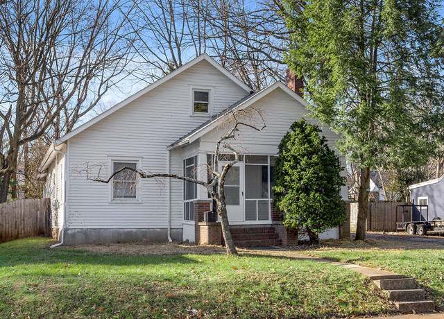 Property at 115 Halls Ln, Lexington, KY 40504, 3 beds, 2 baths