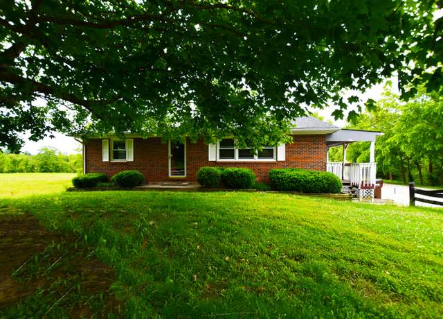 Property at 215 Stacy Lane Rd, Irvine, KY 40336, 3 beds, 1 bath