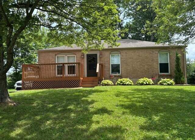 Property at 216 Brookfield Dr, Frankfort, KY 40601, 3 beds, 1.5 baths