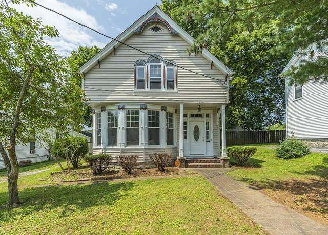 Property at 343 West 2nd St, Paris, KY 40361, 3 beds, 2 baths