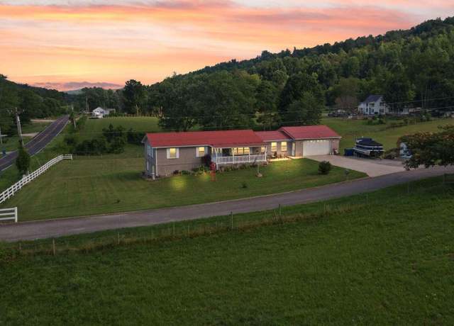 Property at 39 Regal Ave, Somerset, KY 42501, 6 beds, 3 baths