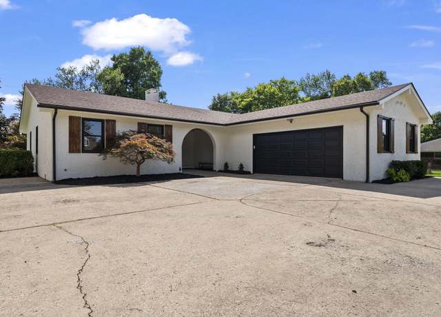Property at 452 Pasadena Dr, Lexington, KY 40503, 3 beds, 2.5 baths