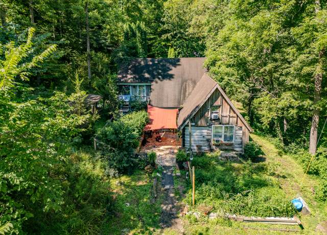 Property at 1995 Lower Cane Creek Rd, Stanton, KY 40380, 2 beds, 1.5 baths