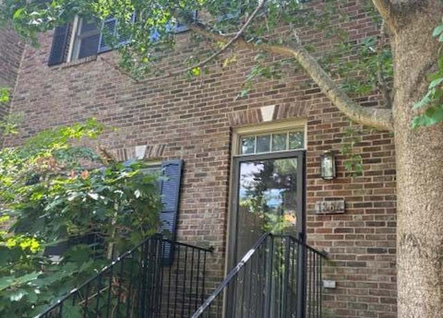 Property at 1364 Gray Hawk Rd, Lexington, KY 40502, 2 beds, 2.5 baths