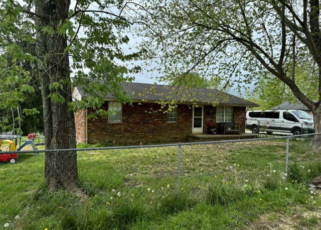Property at 25 South Spring St, Morehead, KY 40351, 4 beds, 2 baths