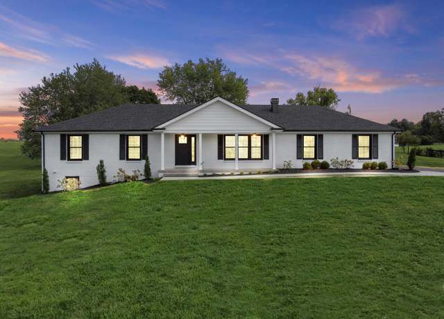 Property at 344 James Ln, Versailles, KY 40383, 4 beds, 3 baths