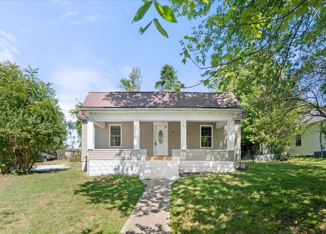 Property at 706 W Columbia St, Somerset, KY 42501, 3 beds, 2 baths