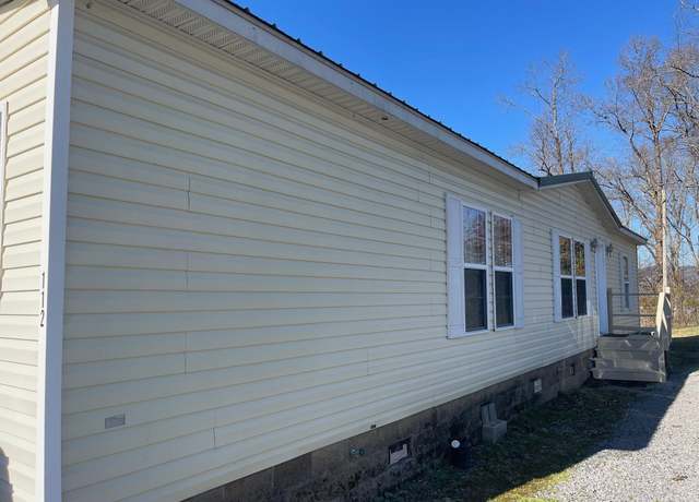 Property at 112 Parker Ln, Middlesboro, KY 40965, 3 beds, 2 baths