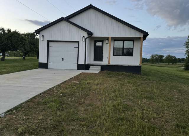 Property at 15 David St, Flemingsburg, KY 41041, 3 beds, 2 baths