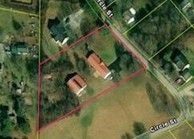 Property at 127 Circle St, London, KY 40744, 3 beds, 2 baths