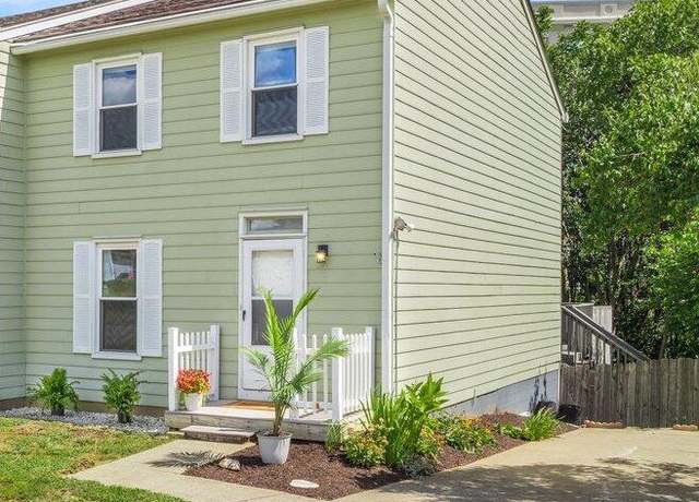 Property at 3203 Aqueduct Dr, Lexington, KY 40517, 3 beds, 2.5 baths