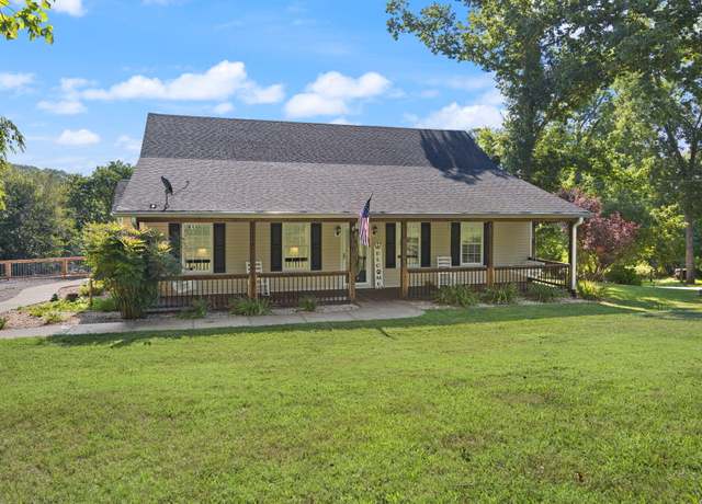Property at 305 Lone Oak Rd, Mt Vernon, KY 40456, 3 beds, 2 baths