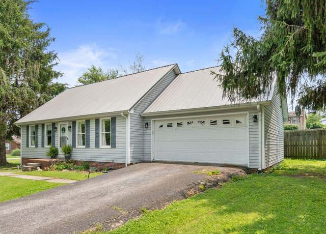 Property at 901 East Main St, Danville, KY 40422, 3 beds, 2.5 baths
