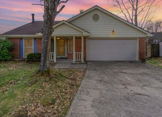 Property at 3376 Colonnade Dr, Lexington, KY 40515, 3 beds, 2 baths