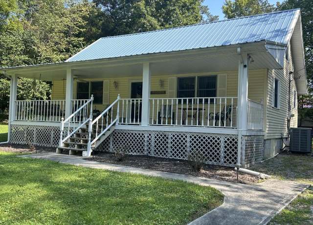 Property at 721 Valley View Dr, Burnside, KY 42519, 2 beds, 2 baths