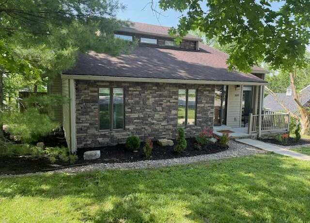 Property at 1088 Ashwood Dr, Maysville, KY 41056, 4 beds, 3.5 baths