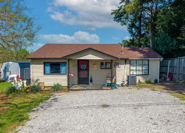 Property at 52 Walnut St, Burnside, KY 42519, 3 beds, 2 baths