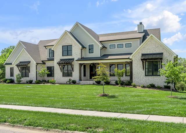 Property at 231 The Oaks Blvd, Versailles, KY 40383, 4 beds, 3.5 baths