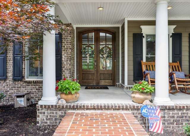 Property at 1821 Goodpaster Way, Lexington, KY 40505, 6 beds, 4.5 baths
