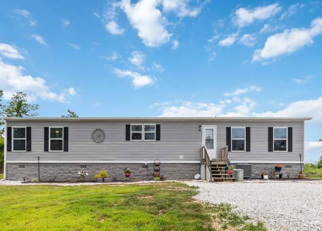 Property at 15001 Hwy 2004 Hwy, Mckee, KY 40447, 4 beds, 2 baths