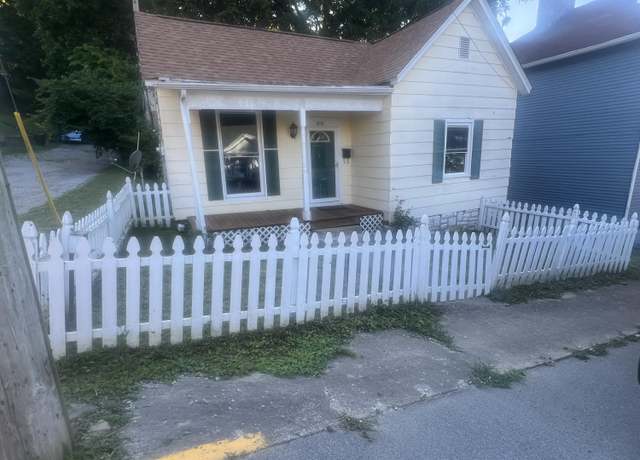Property at 616 Woodland Ave, Frankfort, KY 40601, 2 beds, 1 bath