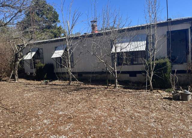 Property at 226 Pelfrey Dr, Campton, KY 41301, 3 beds, 2 baths
