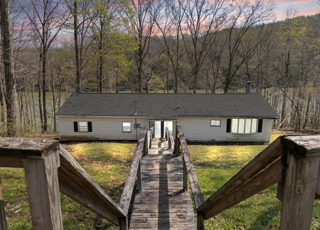Property at 394 Hollars Cemetery Rd, Bronston, KY 42518, 4 beds, 1.5 baths