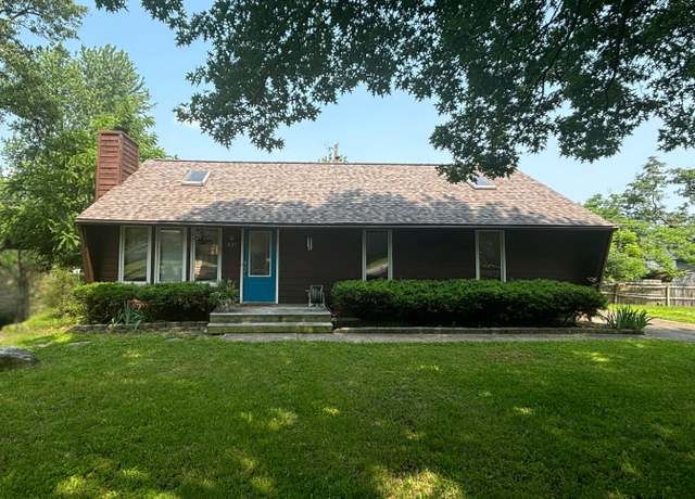 Property at 421 Stonehedge Pl, Lexington, KY 40517, 3 beds, 1.5 baths