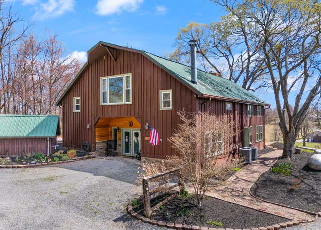 Property at 1295 Burger Knob Rd, Junction City, KY 40440, 4 beds, 3 baths