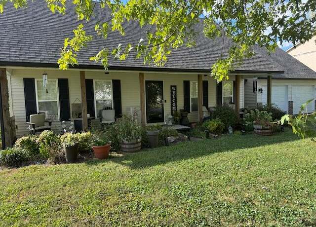 Property at 134 Hearthside Dr, Somerset, KY 42503, 3 beds, 2 baths