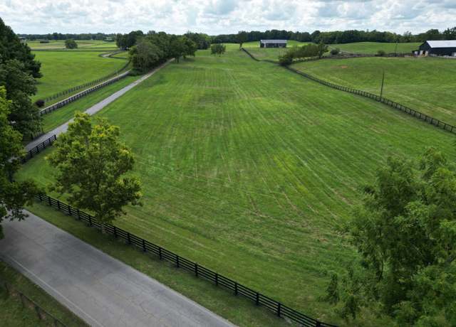 Property at 1949 Hunterown Rd, Versailles, KY 40383