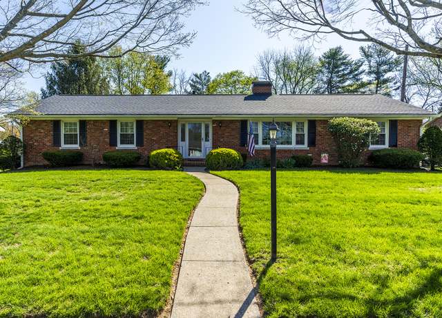 Property at 3298 Roxburg Dr, Lexington, KY 40503, 4 beds, 2.5 baths