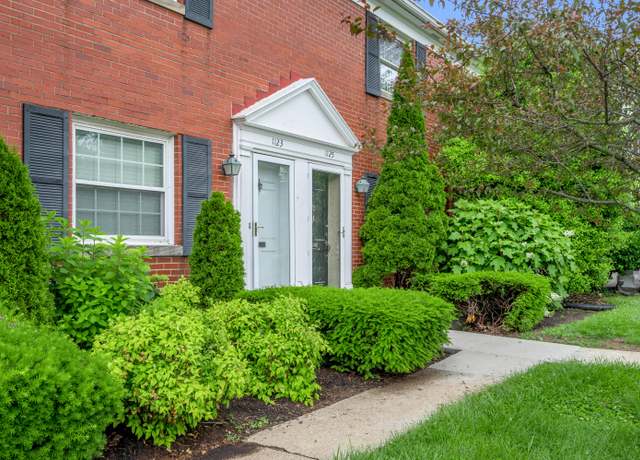 Property at 1125 Cooper Dr, Lexington, KY 40502, 2 beds, 1 bath