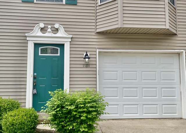 Property at 1181 Ashford Ln, Lexington, KY 40515, 2 beds, 2.5 baths