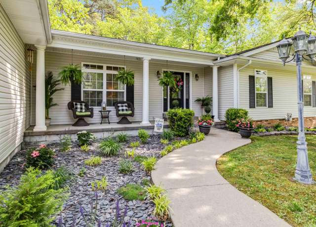 Property at 410 Combs Cir, London, KY 40744, 4 beds, 3.5 baths