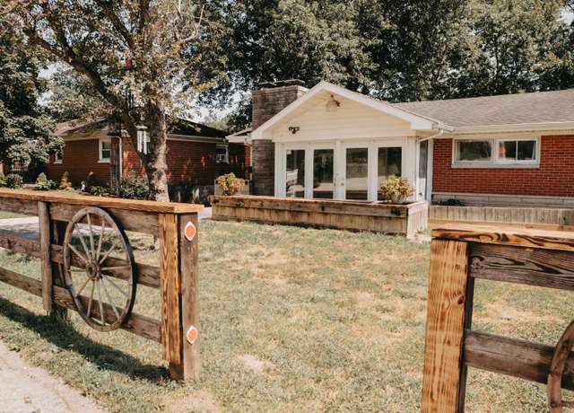Property at 111 Spruce Dr, Frankfort, KY 40601, 3 beds, 2 baths
