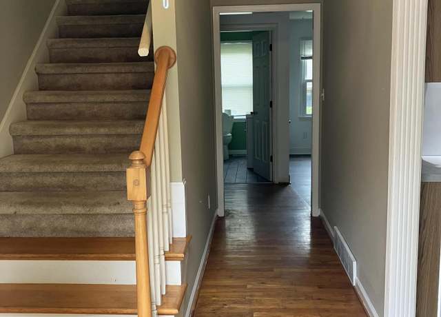 Property at 1709 Oak Place Ct, Lexington, KY 40515, 3 beds, 3 baths