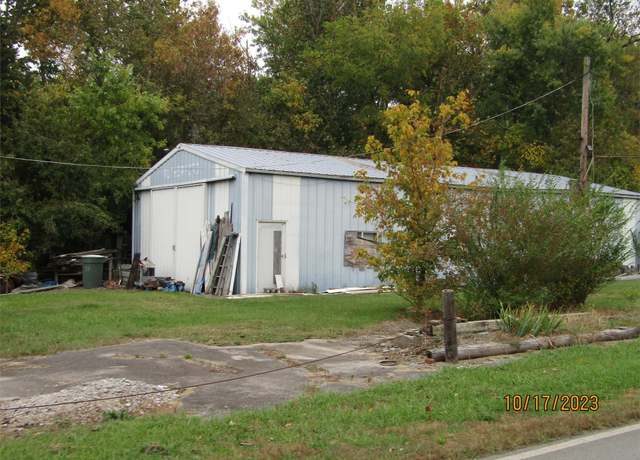 Property at 610 Georgetown Rd, Paris, KY 40361, 4 beds, 2 baths