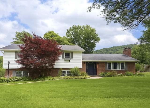Property at 123 Hillandale Dr, Somerset, KY 42501, 4 beds, 2 baths