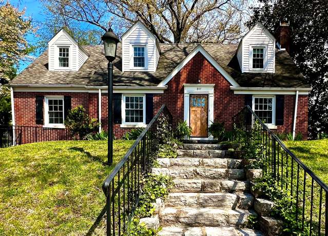 Property at 847 West Lexington Ave, Danville, KY 40422, 3 beds, 2.5 baths