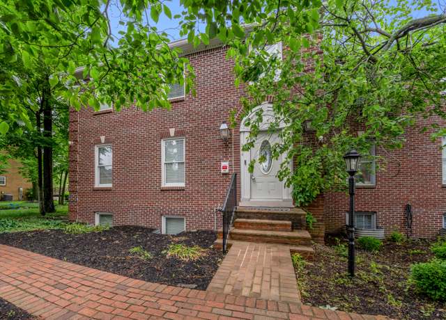 Property at 244 Chippendale Cir, Lexington, KY 40517, 3 beds, 2.5 baths