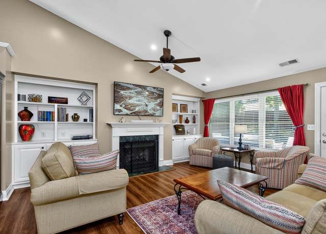 Property at 716 Rose Hurst Way, Lexington, KY 40515, 3 beds, 2 baths