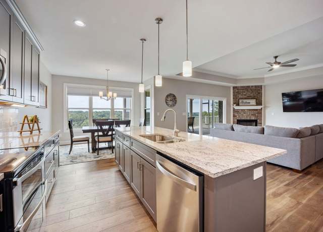 Property at 1830 Hunter Dr, Lancaster, KY 40444, 4 beds, 3.5 baths