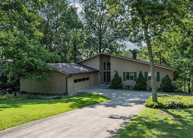 Property at 2975 Waterworks Rd, Danville, KY 40422, 3 beds, 2.5 baths