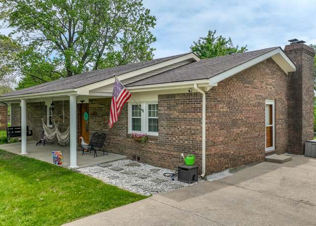 Property at 120 Grant Dr, Richmond, KY 40475, 3 beds, 2 baths