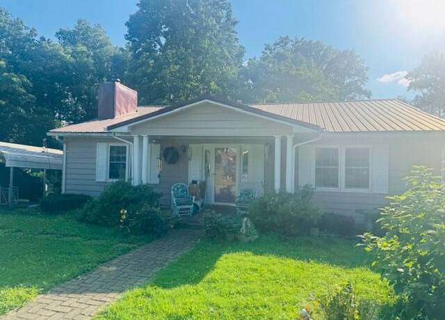 Property at 112 Mcclelland Ct, Campbellsville, KY 42718, 3 beds, 3 baths