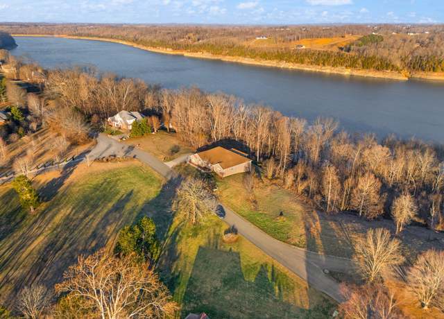 Property at 466 Colson Cove Dr, Bronston, KY 42518, 4 beds, 3 baths
