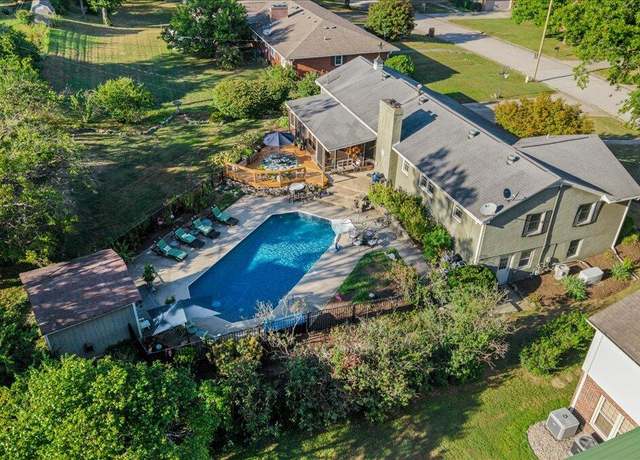 Property at 129 Lana Ln, Winchester, KY 40391, 4 beds, 3 baths