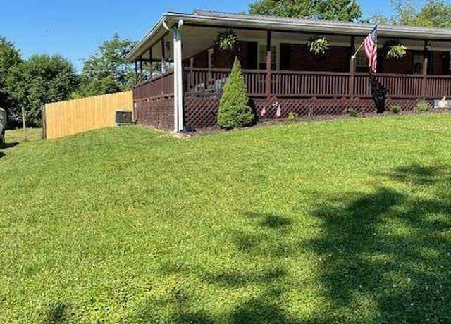Property at 221 Sullivan Ln, Frankfort, KY 40601, 4 beds, 1.5 baths