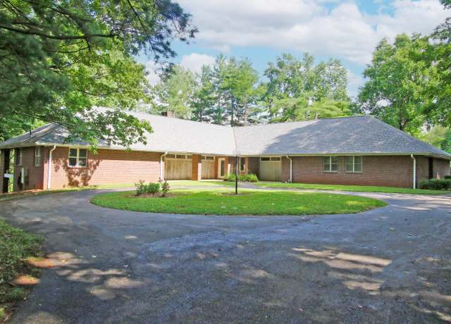 Property at 3003 Old Frankfort Pike, Versailles, KY 40383, 4 beds, 4 baths